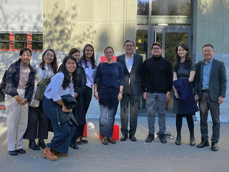 Delegation from Singapore’s Agency for Integrated Care visits ISPM teams – The Community Health and Healthcare Systems Research Group at ISPM welcomed a delegation from the Agency for Integrated Care (AIC) Singapore for a learning exchange about a range... bit.ly/4eU9My2