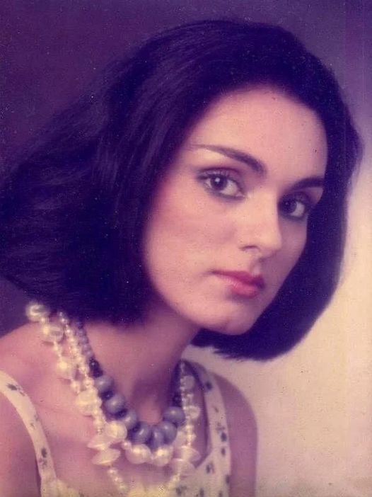 ImtiazMadmood's tweet photo. Neerja Bhanot, a flight attendant on Pan Am Flight 73, saved 360 passengers from four armed attackers on September 5,1986. She opened the doors to allow passengers to escape and stayed until the end to ensure everyone could escape. She died at 22, protecting three children with her body from gunfire.