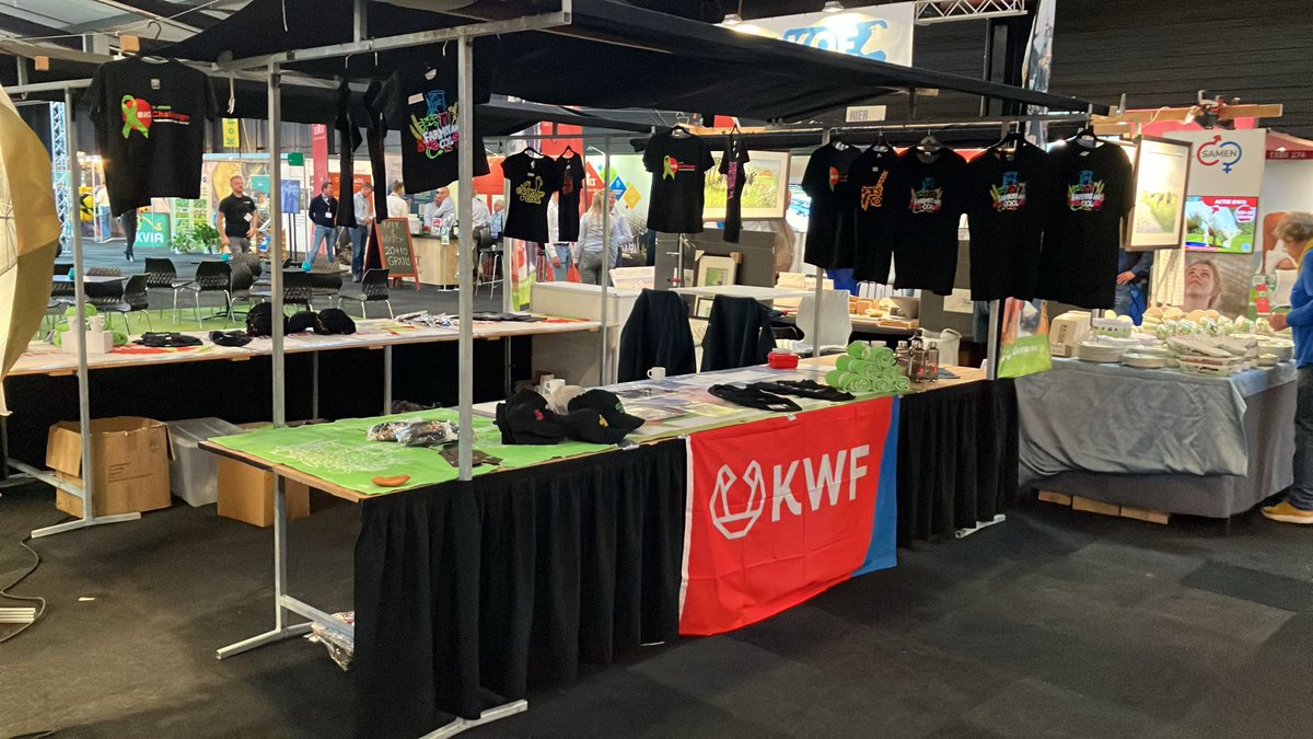 BIGChallenge (@bigchallenges) on Twitter photo Vandaag coole verkoop op RMV beurs Hardenberg voor <a href="/kwf_nl/">KWFKankerbestrijding</a> team <a href="/ForFarmers/">ForFarmers</a> doet mee aan <a href="/alpedhuzes/">Alpe d'HuZes</a> #farmersarecool <a href="/EasyfairsNL/">Easyfairs Nederland</a> Vandaag coole verkoop op RMV beurs Hardenberg voor <a href="/kwf_nl/">KWFKankerbestrijding</a> team <a href="/ForFarmers/">ForFarmers</a> doet mee aan <a href="/alpedhuzes/">Alpe d'HuZes</a> #farmersarecool <a href="/EasyfairsNL/">Easyfairs Nederland</a>