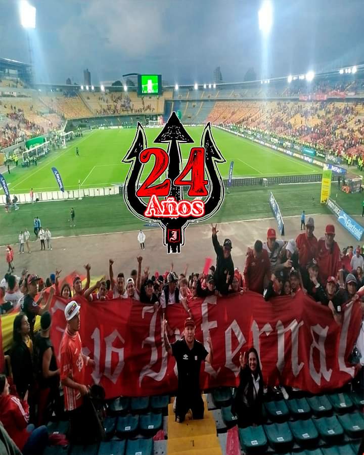 IBogo77a's tweet photo. SOMOS NOSOTROS 👹Z-16 INFERNAL 24 AÑOS DE AMERICA ENAMORADOS.🇦🇹

@AmericadeCali  vs @Equidadfutbol https://t.co/Ymeaka2Dwp