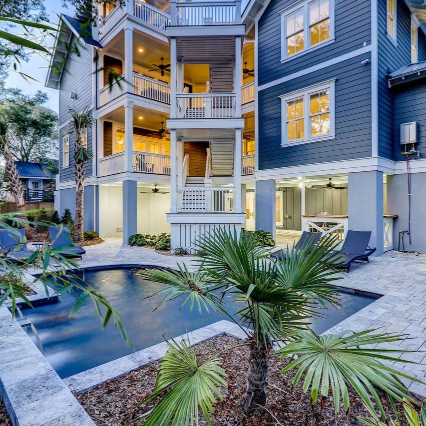 SweetgrassProp's tweet photo. Experience luxury at this stunning 5-bedroom beach house in Isle of Palms, featuring modern furnishings, spacious living areas and a chef’s dream kitchen—perfect for a South Carolina coastal getaway! https://t.co/AiGXZcEC95 https://t.co/a3GvQhPoaP