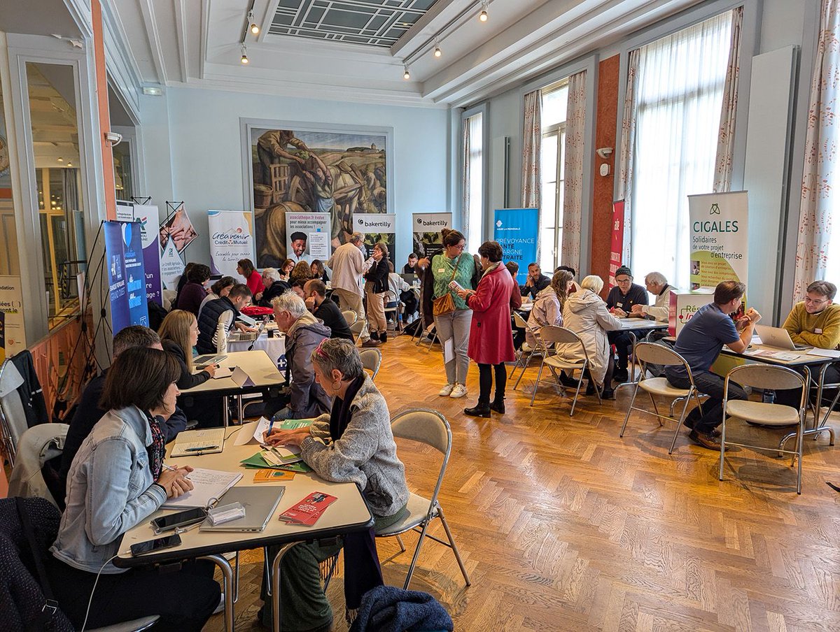 Accompagner la #Finance solidaire, c'est expérimenter de nouvelles formes de revenu, soutenir des incubateurs ESS, comme ici avec l'@IRESA49 ou l'actionnariat citoyen... Des initiatives qui font de l'#argent💰1 moyen au service de l'#Homme et de la 🌍
👉: tinyurl.com/2dtfvtt5