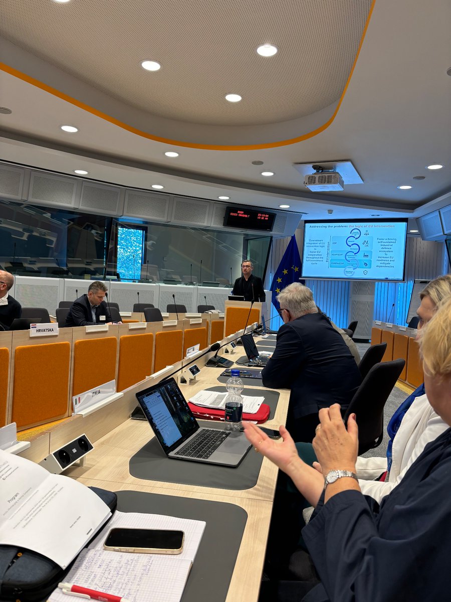 Joanna Burnos (@burnosjoanna) on Twitter photo Drugi dzień wizyty studyjnej <a href="/TeamEuropePL/">Team Europe Direct Polska</a> w Brukseli.
Dziś rozmawiamy o przemyśle obronnym, cyfrowej Europie oraz Unii Równości. <a href="/EU_Commission/">European Commission</a> Drugi dzień wizyty studyjnej <a href="/TeamEuropePL/">Team Europe Direct Polska</a> w Brukseli.
Dziś rozmawiamy o przemyśle obronnym, cyfrowej Europie oraz Unii Równości. <a href="/EU_Commission/">European Commission</a>