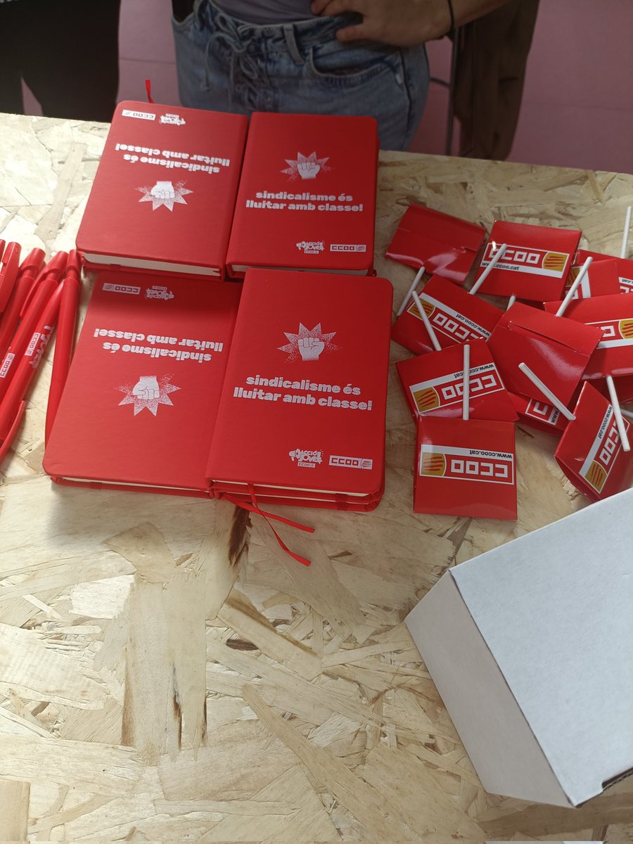 Comença el Saló de l'Ocupació d'enguany!

Treballem diàriament per millorar les condicions de feina de les persones joves, així com empoderar-les i fer-les coneixedores sobre els nostres drets per evitar abusos!