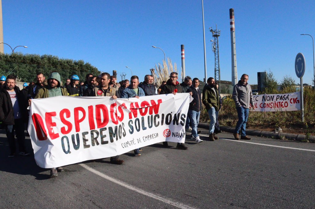 galizaCIG's tweet image. 📢 Despidos non, queremos solucións! 
💪 Terceiro día de loita dos traballadores e traballadoras de #Navec para exixir o cobro dos salarios e a continuidade dos empregos. 
👉Reclámanlle a #Repsol dilixencia para sacar un novo concurso e garantir así o dereito á subrogación.