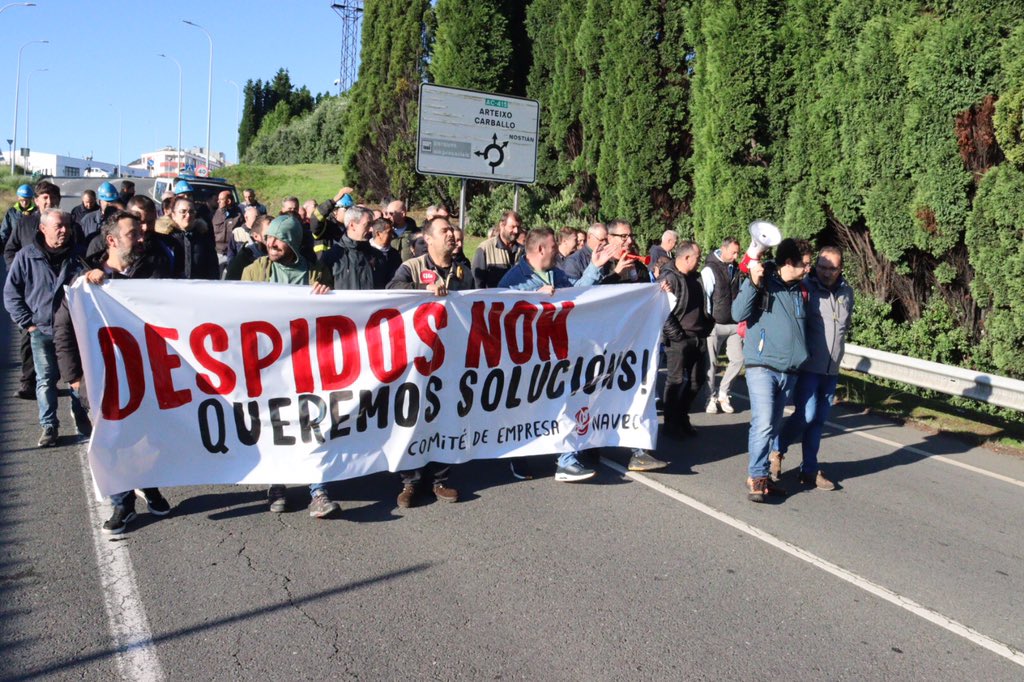 galizaCIG's tweet image. 📢 Despidos non, queremos solucións! 
💪 Terceiro día de loita dos traballadores e traballadoras de #Navec para exixir o cobro dos salarios e a continuidade dos empregos. 
👉Reclámanlle a #Repsol dilixencia para sacar un novo concurso e garantir así o dereito á subrogación.