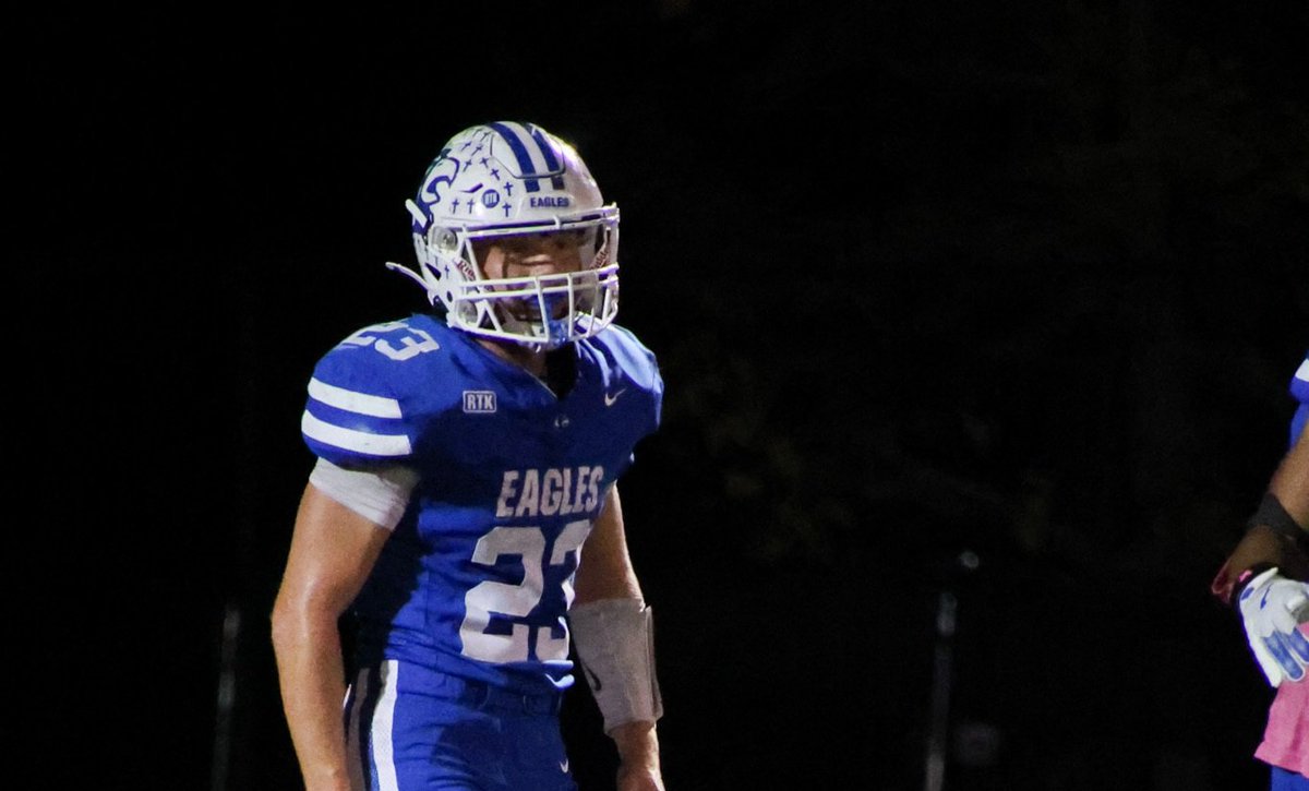 CCar_23's tweet photo. Week 9 vs Worthington Christian

108 rushing yards 
20 attempts
1 TD

https://t.co/nNcLXYX7mM https://t.co/XsXTQPjjQi