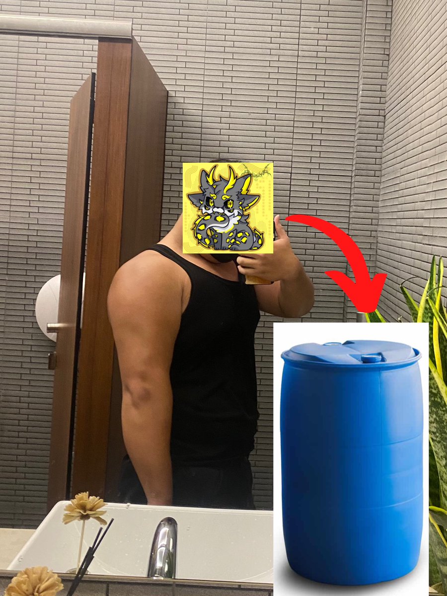 WEEDCATDOU's tweet photo. I built like a water tank 👽 https://t.co/MgIhGBKd45