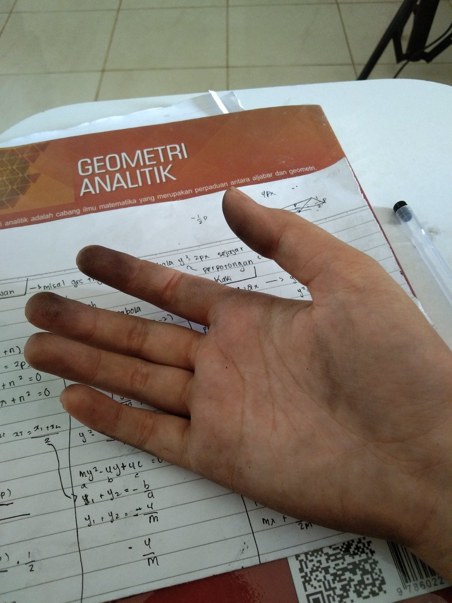 Geolit done
Besok tinggal Program Linear semoga yang mulia ibu dosen tidak masuk kelas🙂