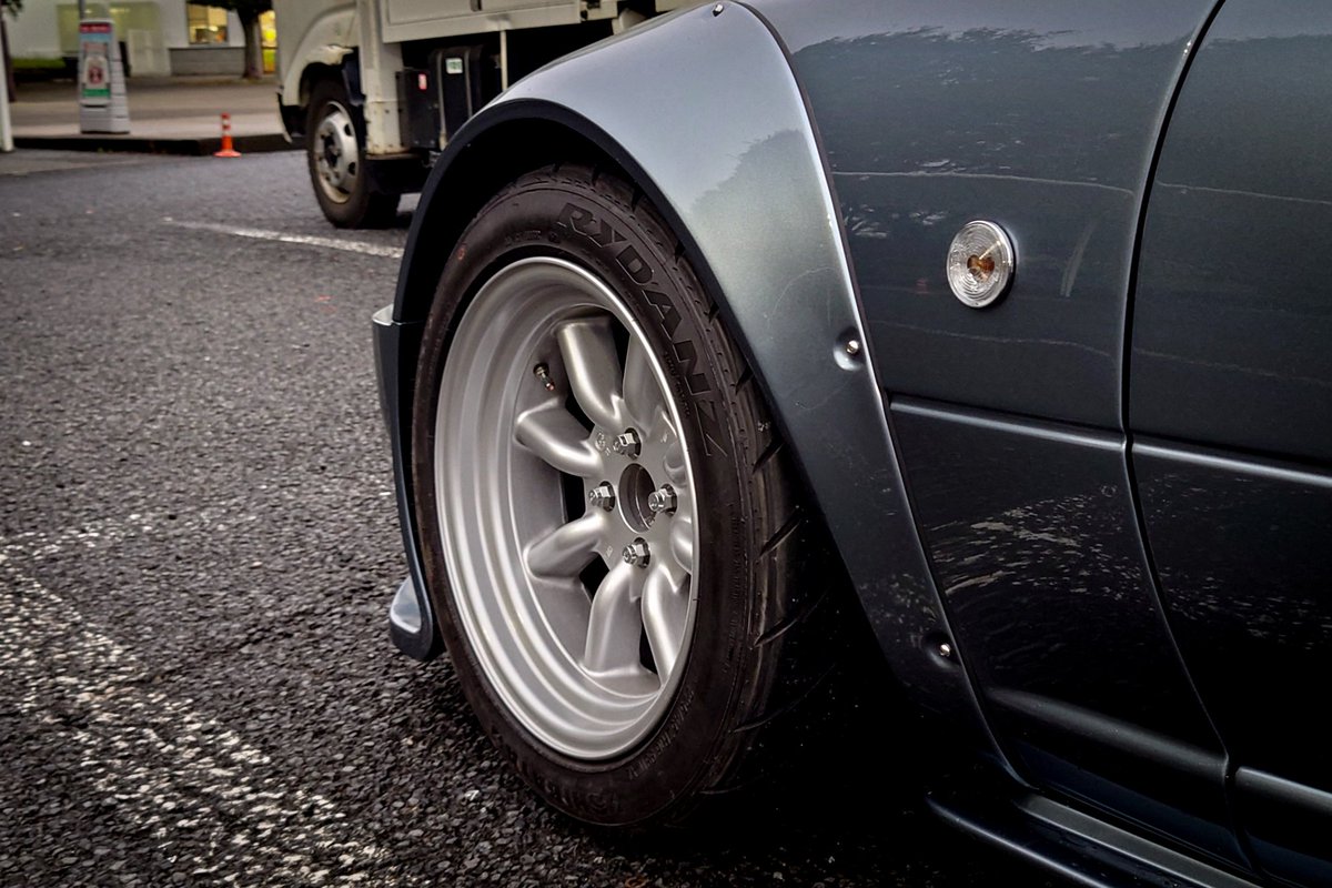 【仕様変更】

METAL MODELさんでHAGANEブルーメタリック（RBP）に全塗装していただきました☺️
どうしても日産の色を入れたくてV37スカイライン純正色を選んだけどめちゃめちゃ良き！！！
ホイールとボンネットとウイングを交換してバチイケマシンに仕上がりました💫

🛠️Special thanks <a href="/450Cardboard/">よこ兄 491</a>