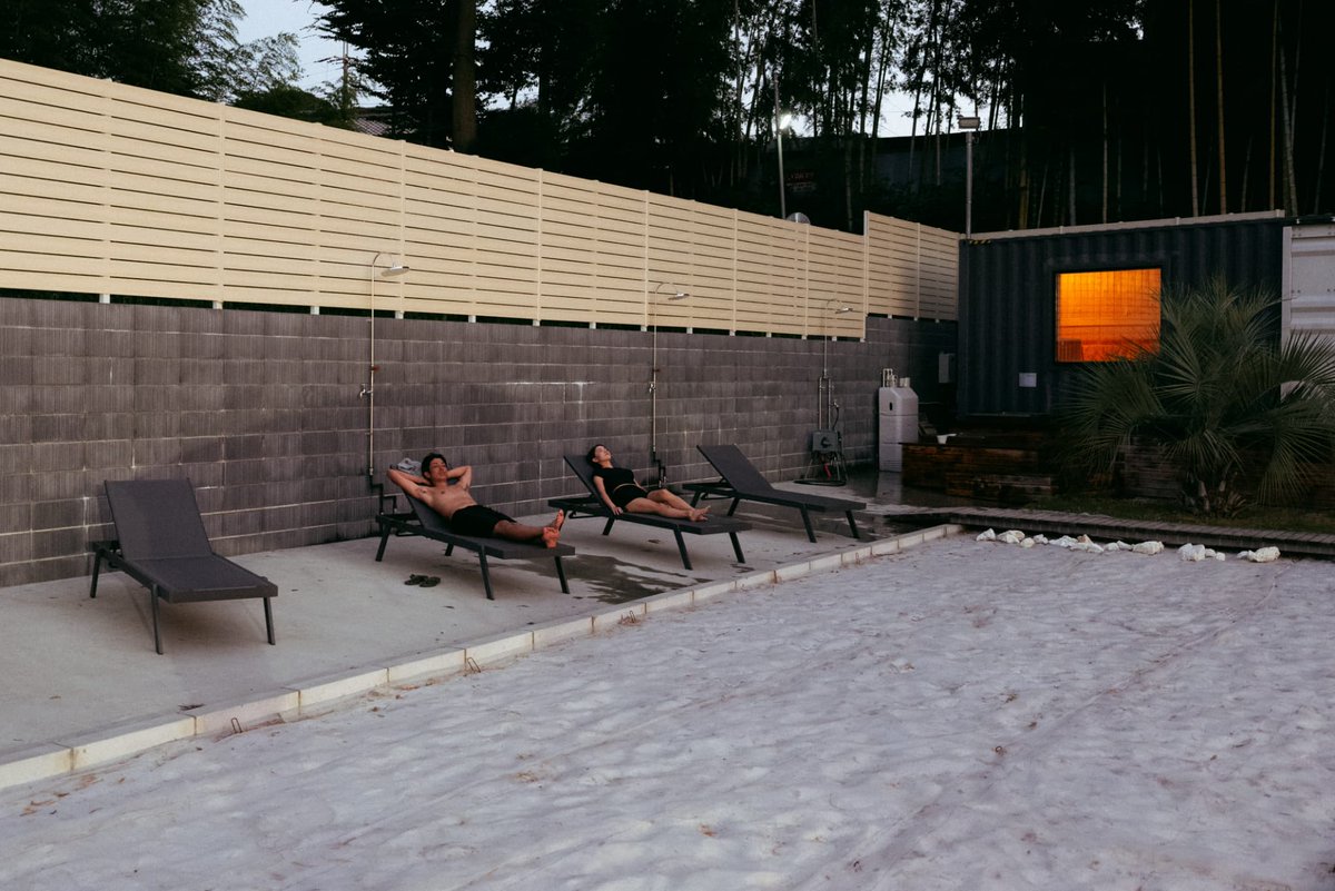 sauna_bros's tweet photo. #千葉県 #柏市 の #キャンプ場
「#SHONANBASE(#ショウナンベース)」に
#日帰り サウナプランが新登場!
#ヒノキ 張り、温度設定可能、#セルフロウリュ OKの
#サウナ を日帰り利用できるプランが誕生◎
#ゲストルーム も自由に使用できます◎
#SAUNABROS #サウナブロス #サウナisピースフル! https://t.co/lzmcAXZWSA