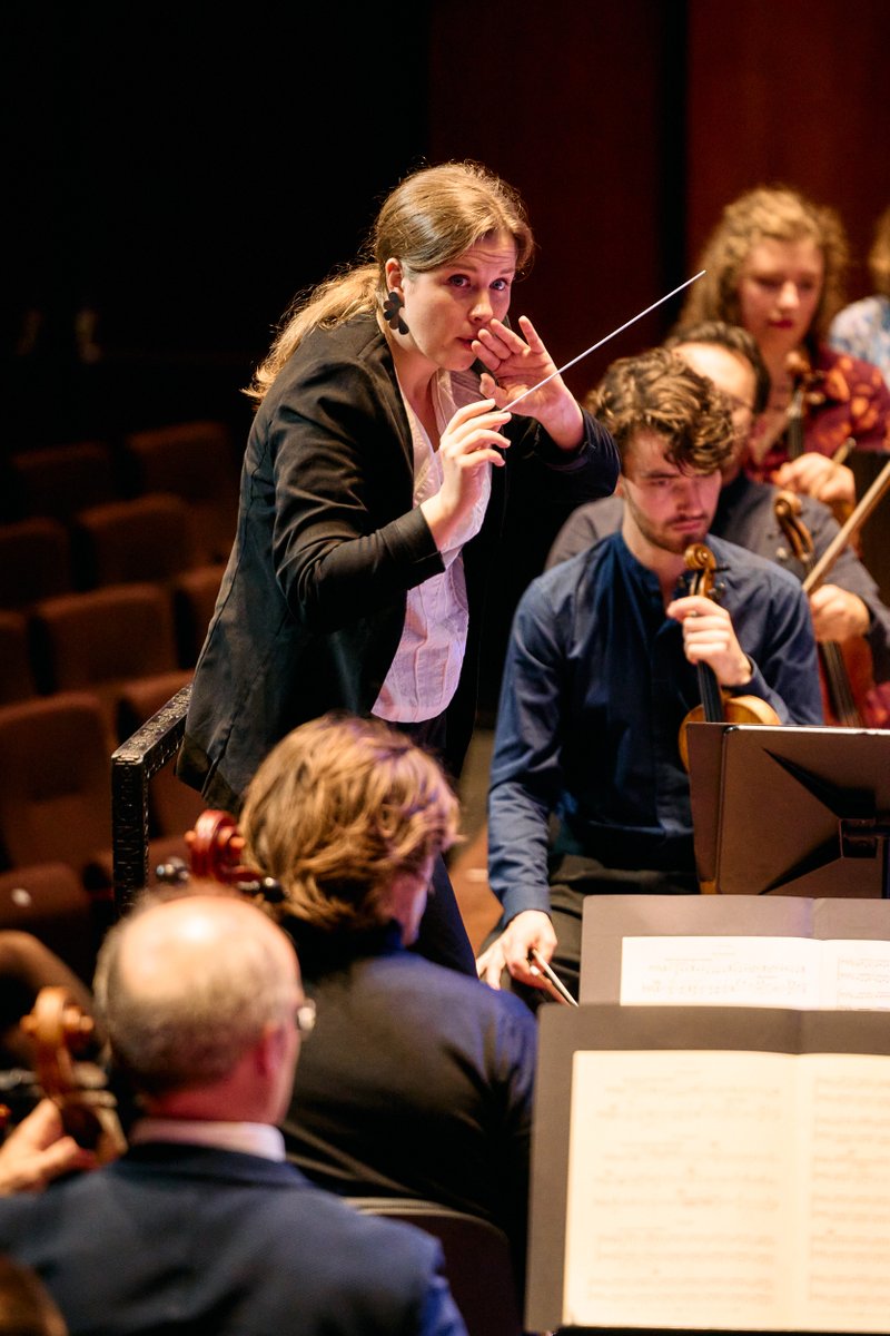 spotklassiek's tweet photo. Masterpiece 2024 was een groot succes! Het festival bood een avond vol met muziek, kunst en inspiratie, waarbij het publiek het verhaal achter Moessorgski’s meesterwerk Schilderijen van een tentoonstelling ontdekte.
Wie zien we volgend jaar bij Masterpiece? https://t.co/I8xC78ew1A