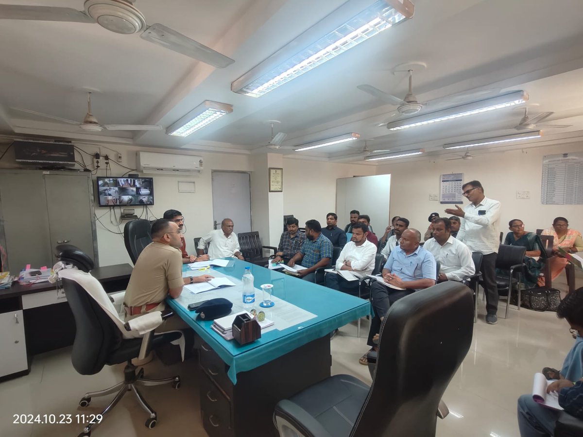 આજ રોજ માનનીય મદદનીશ પોલિસ અધિક્ષક સાહેબશ્રીની અઘ્યક્ષતામાં મામલતદાર કચેરી ભિલોડા ખાતે તાલુકા સ્વાગત કાર્યક્રમ યોજવામાં આવ્યો. જેમા અરજદારશ્રીઓની રજુઆતનો હકારાત્મક નિકાલ કરવામાં આવ્યો. @CollectorArvali <a href="/CMOGuj/">CMO Gujarat</a>