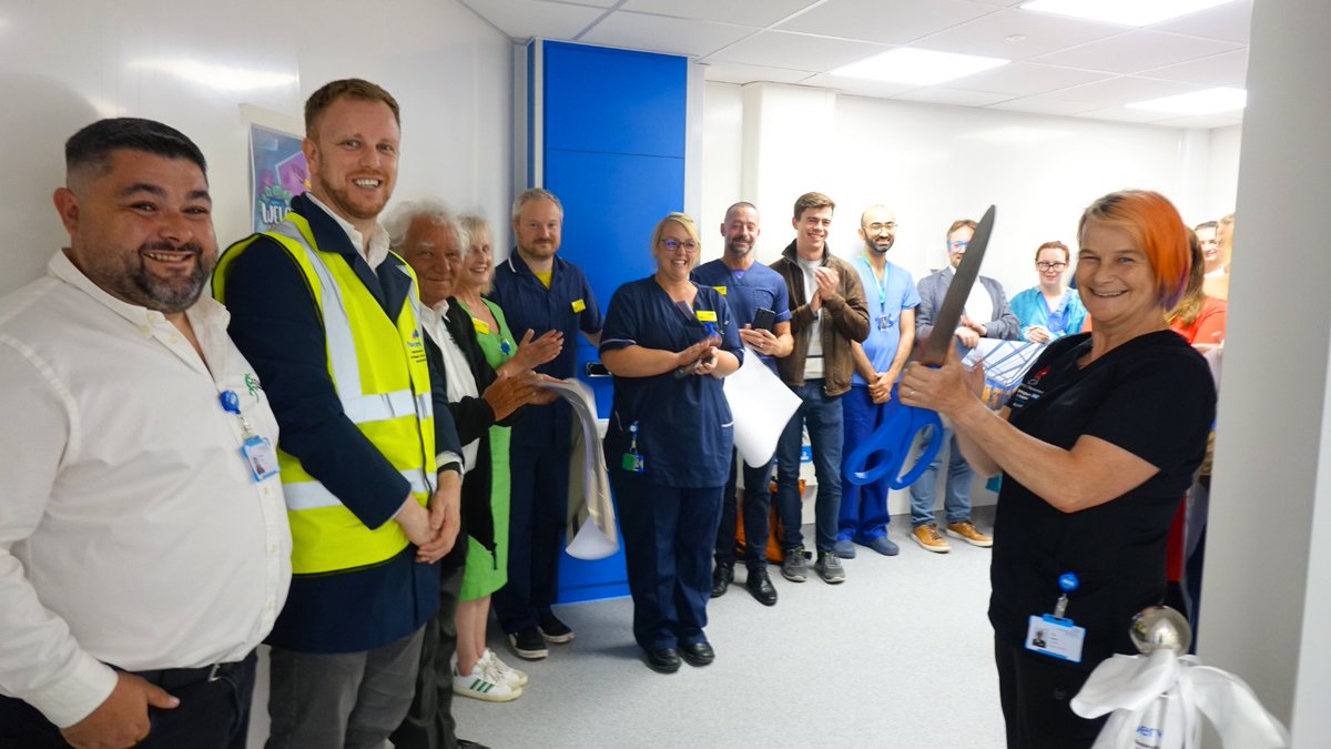 The ribbon has been cut and our new state-of-the-art scanner is now officially open in our BCH Emergency Department ❤️ 

Plenty of people turned up to see the ribbon cutting and you can find out what they think of this new addition in talk BWC 👉 orlo.uk/pxt0G