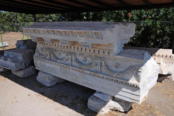 Sarah404BC's tweet photo. Turkish archaeologists have made a remarkable discovery at the ancient Greek city of Alexandria Troas, Canakkale
https://t.co/IqCJmZPv6W https://t.co/RgIhe5rFET