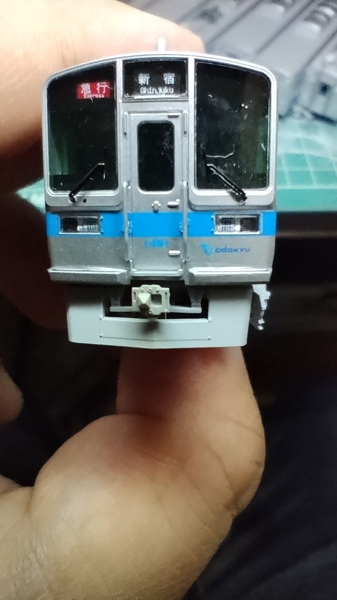 atsu8411's tweet photo. 【完成】
GM製小田急1000形更新車を加工しました。未更新車が好きですが、更新車もカッコよいですね😁
各種表記は世田谷総合車輌センターさん、ジオマトさんの���ンレタを使用しました。
#小田急1000形
#世田谷総合車輌センター 
#ジオマトリックス・デザイナーズ・インク https://t.co/5XI99rbIi0