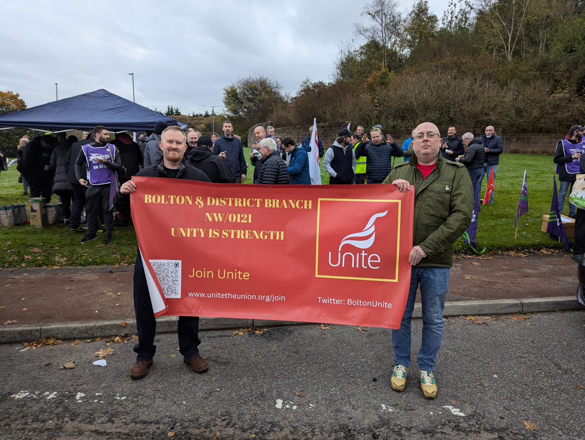 Out supporting comrades at livv housing groups picket line <a href="/UniteSharon/">Sharon Graham</a> <a href="/Unite_NorthWest/">Unite North West</a> <a href="/BoltonUnite/">Unite Bolton Branch</a> <a href="/BoltonTUC1/">@BoltonTUC</a> <a href="/LivvHousing/">Livv Housing Group</a>