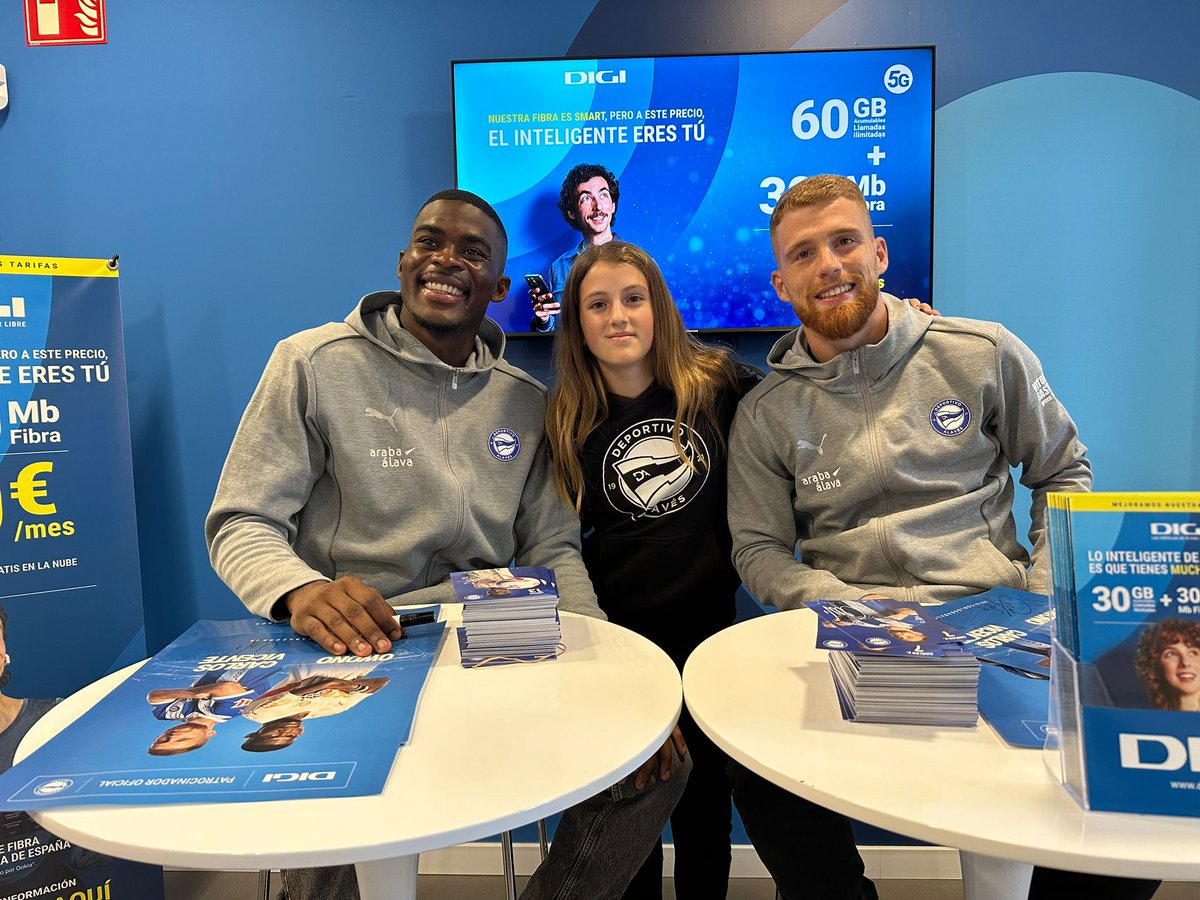 Deportivo Alavés (@alaves) on Twitter photo ¡Ayer <a href="/1owono/">Jesus Owono</a> y <a href="/carlosvcnt_/">Carlos Vicente</a> se pasaron por la tienda <a href="/digimobil_es/">DIGI España</a>!
Hubo firmas, fotos y muchas risas 😀
Eskerrik asko, albiazules!
#GoazenGlorioso ⚪️🔵 ¡Ayer <a href="/1owono/">Jesus Owono</a> y <a href="/carlosvcnt_/">Carlos Vicente</a> se pasaron por la tienda <a href="/digimobil_es/">DIGI España</a>!
Hubo firmas, fotos y muchas risas 😀
Eskerrik asko, albiazules!
#GoazenGlorioso ⚪️🔵