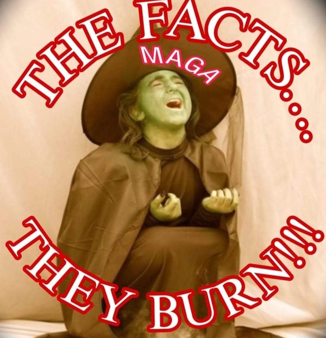 TinaSm's tweet image. Those are violent rioters storming g OUT Capitol shortly after breaching barriers, windows, locked doors &amp;amp; police. They were there for blood. They're horrible le people &amp;amp; have NO BUSINESS Calling themselves Patriots. EVER!
#GOBLUESTAYBLUE #EndTrump #HarrisWalz2024