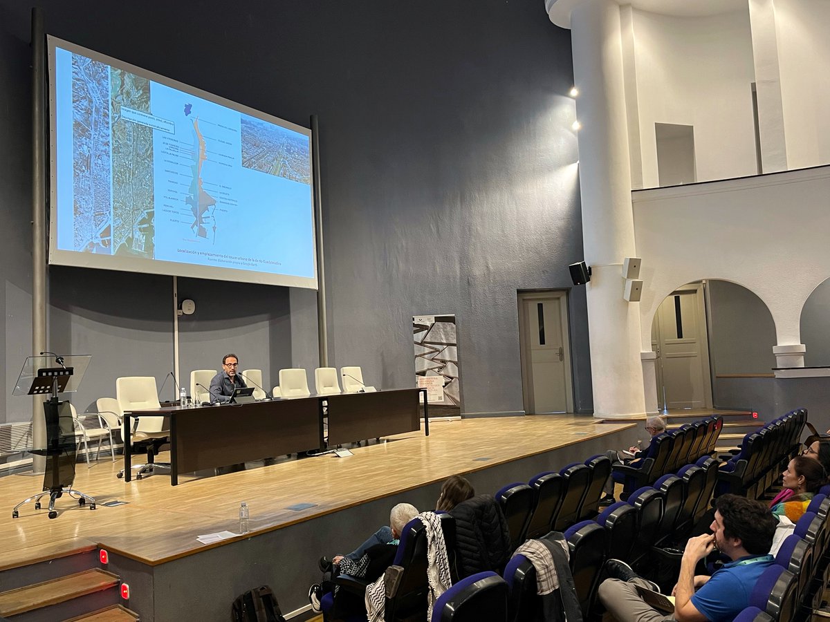 Durante la segunda mañana de #EESAP15, hemos podido disfrutar de ponencias fascinantes dentro de la escala urbana.

Desde la organización, agradecemos a todas las personas participantes su compromiso y colaboración.

#energyefficiency #sustainability #architecture #urbanism