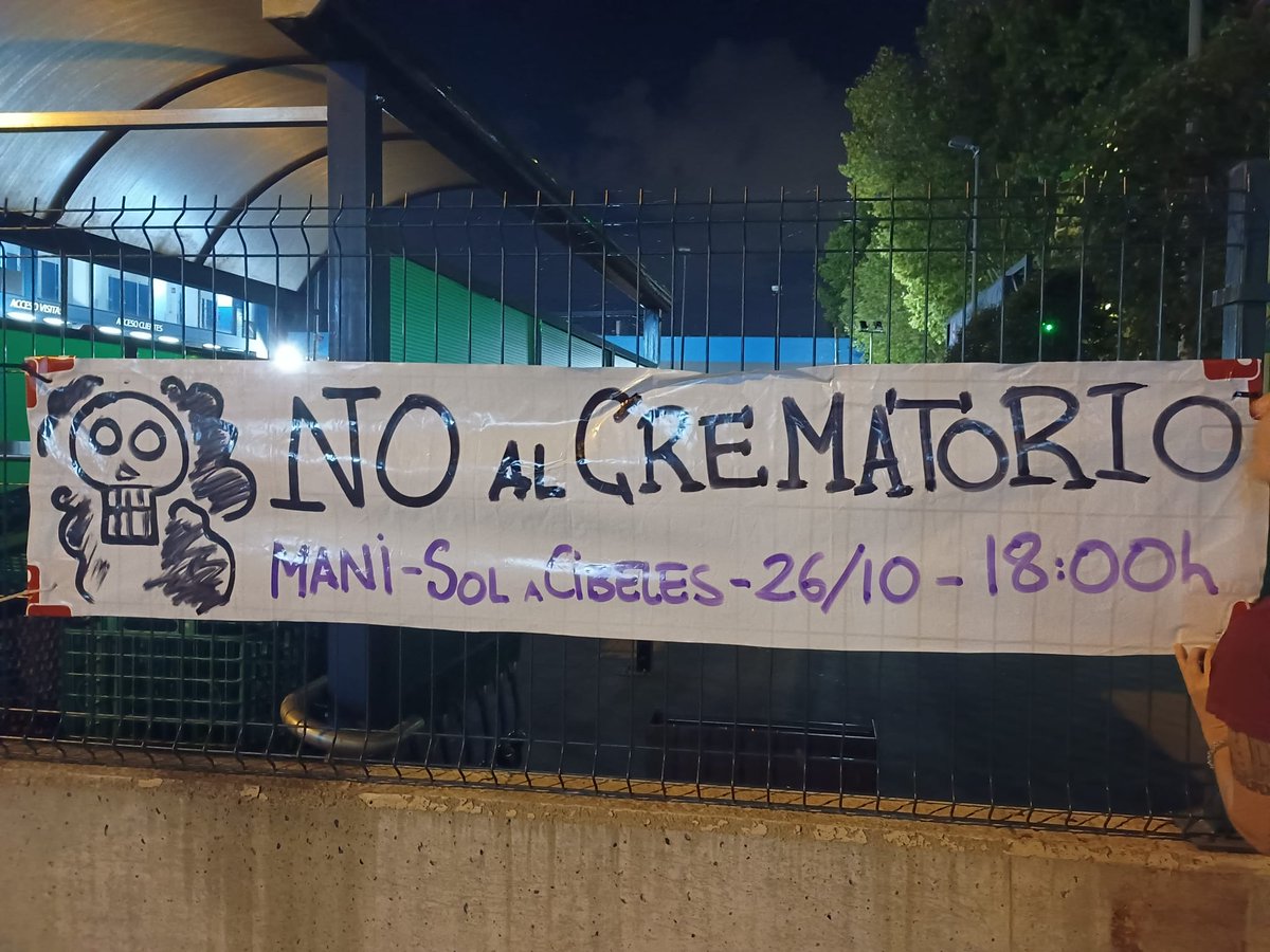 aavvSanFermin's tweet photo. ☣️Qué distancia creéis q hay? 40m? Para @AlmeidaPP_ @bcarabante @MADRID @ComunidadMadrid @IdiazAyuso @ParcesaA14025 somos invisibles. Ellxs son lxs señorxs d la muerte #NoalCrematorioM40 #PPodrido #TodoporlaPasta #ParcesaMata #PPMatayRemata  pues eso, nos vemos el sábado en mani https://t.co/eIKbIjhaRg