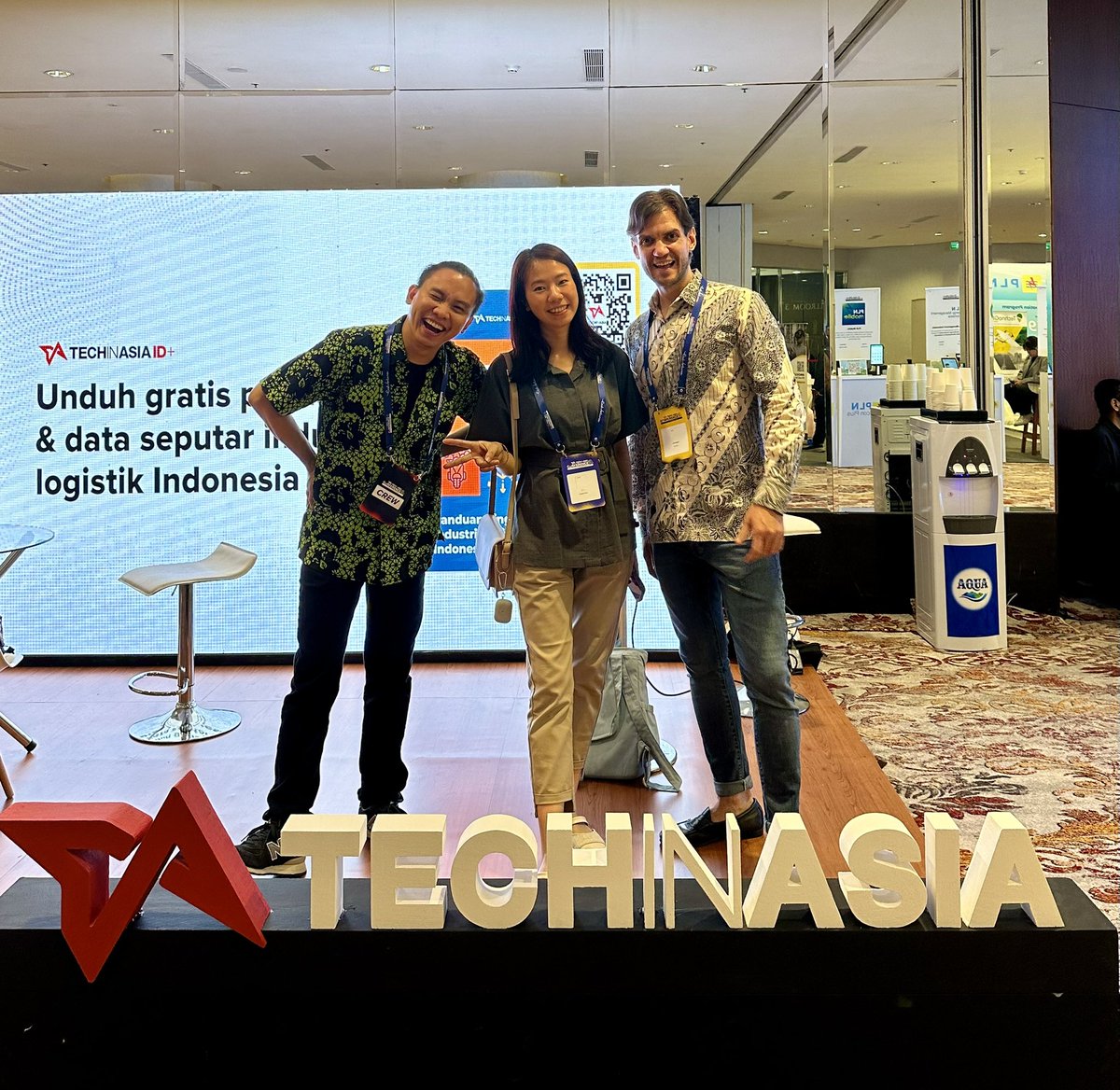 JTQuigley's tweet image. Such a pleasure to be back in #Jakarta and reconnecting with old friends (and making new ones) at the #TechinAsia conference! Massive, massive potential for @telcoin in Indonesia and the region. #Telcoin #SendMoneySmarter