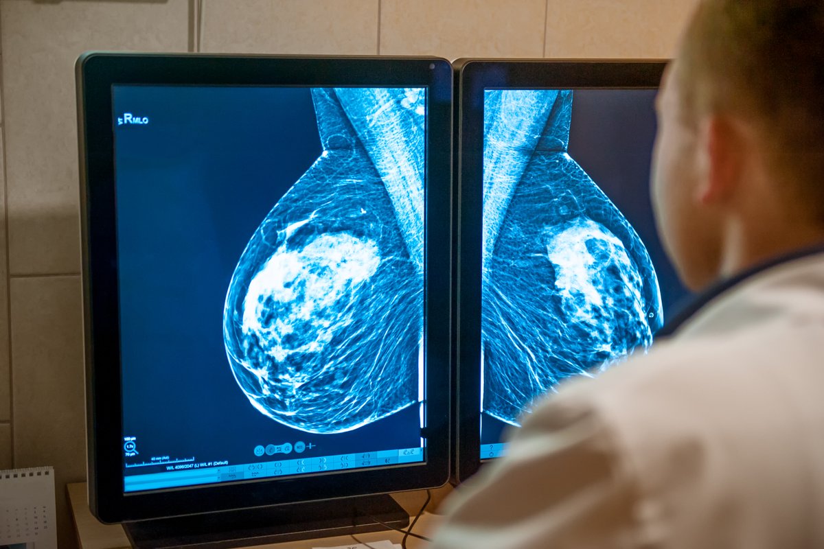 #BreastCancer is the second most common cancer worldwide &amp; the leading cause of cancer deaths among women 👥

October marks #BreastCancerAwarenessMonth so we're spotlighting the work of our researchers in the early detection and treatment of this cancer 🧬

Find out more 1/6 🧵👇