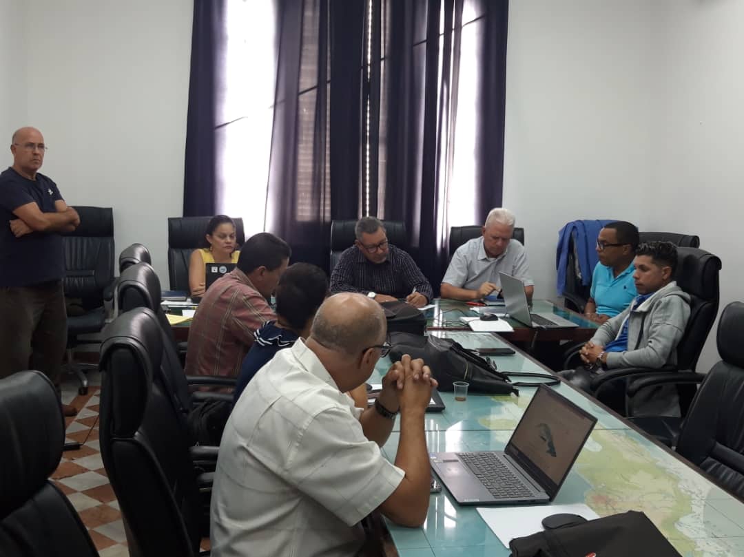 AntonioRdguezR's tweet photo. En el #SubgrupodeAgua, se evalúan, los efectos de las intensas lluvias, ocurridas, durante el paso del Huracán Oscar, por los municipios, Baracoa, Imías, San Antonio del Sur y Maisí, en la Provincia de Guantanamo, se deciden los recursos, para la recuperación #CubaVive #INRHCuba https://t.co/18fK3MiOJu
