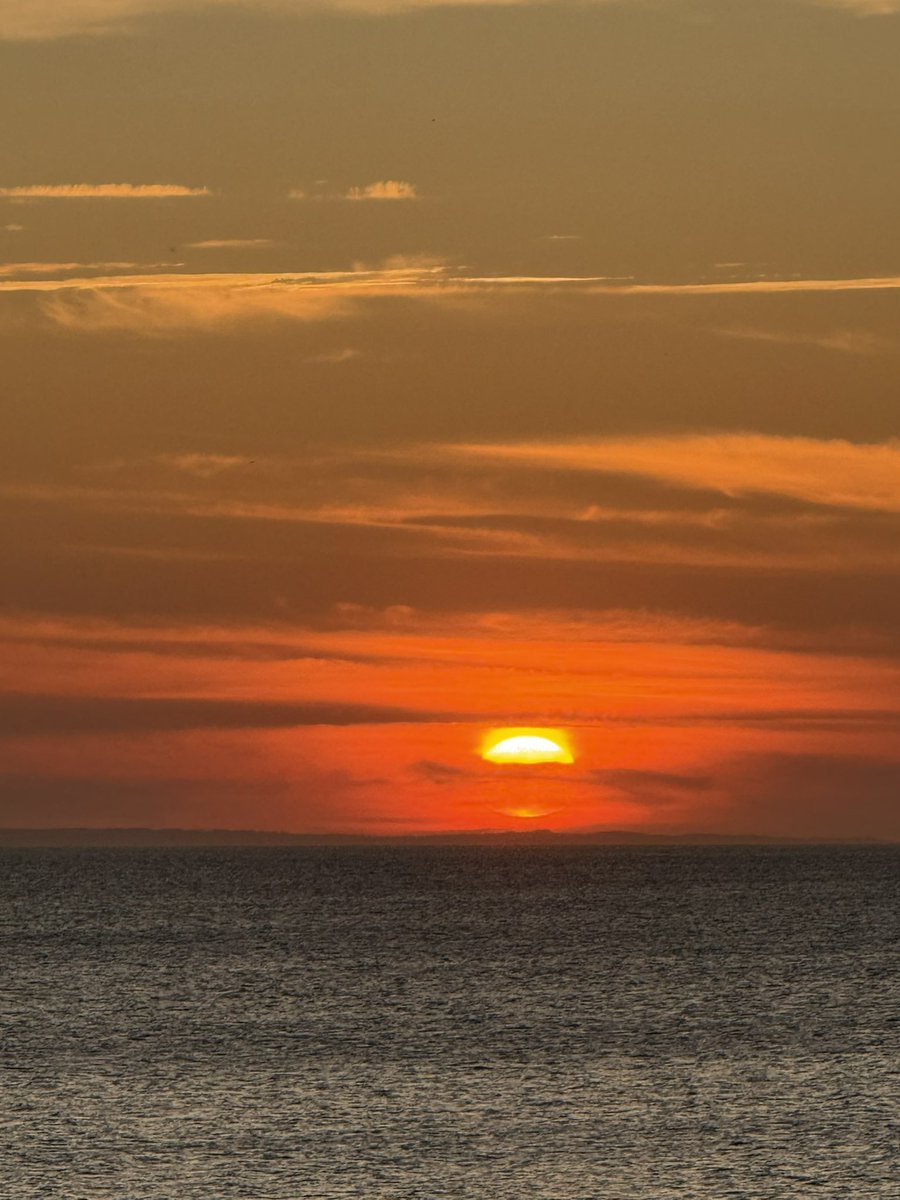 r_jon4's tweet image. #sunset #sky #clouds #puzzle 🌏🧩❤️🌻