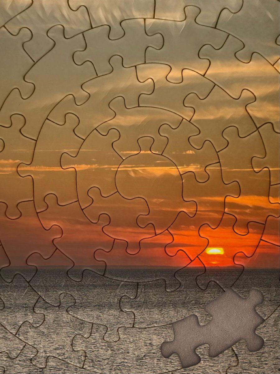 r_jon4's tweet image. #sunset #sky #clouds #puzzle 🌏🧩❤️🌻