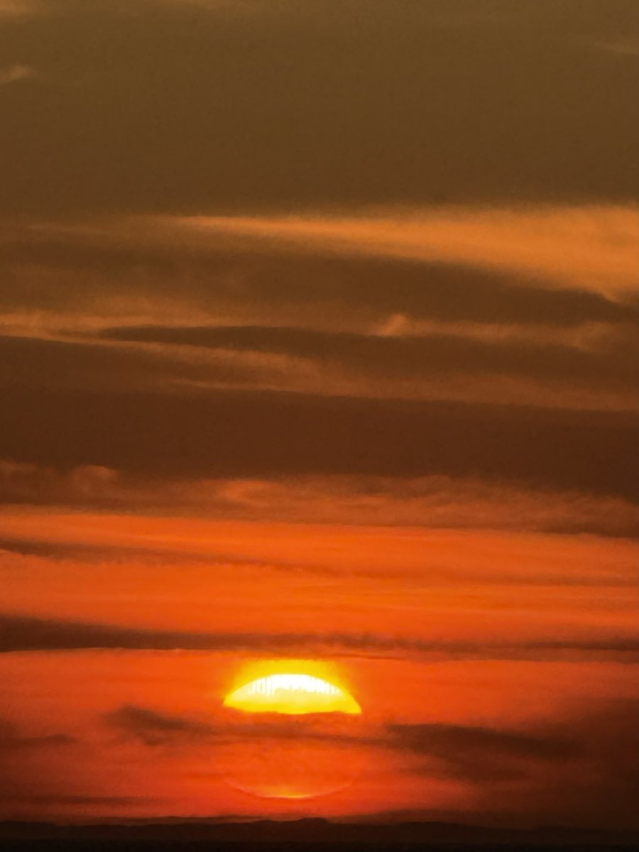 r_jon4's tweet image. #sunset #sky #clouds #puzzle 🌏🧩❤️🌻