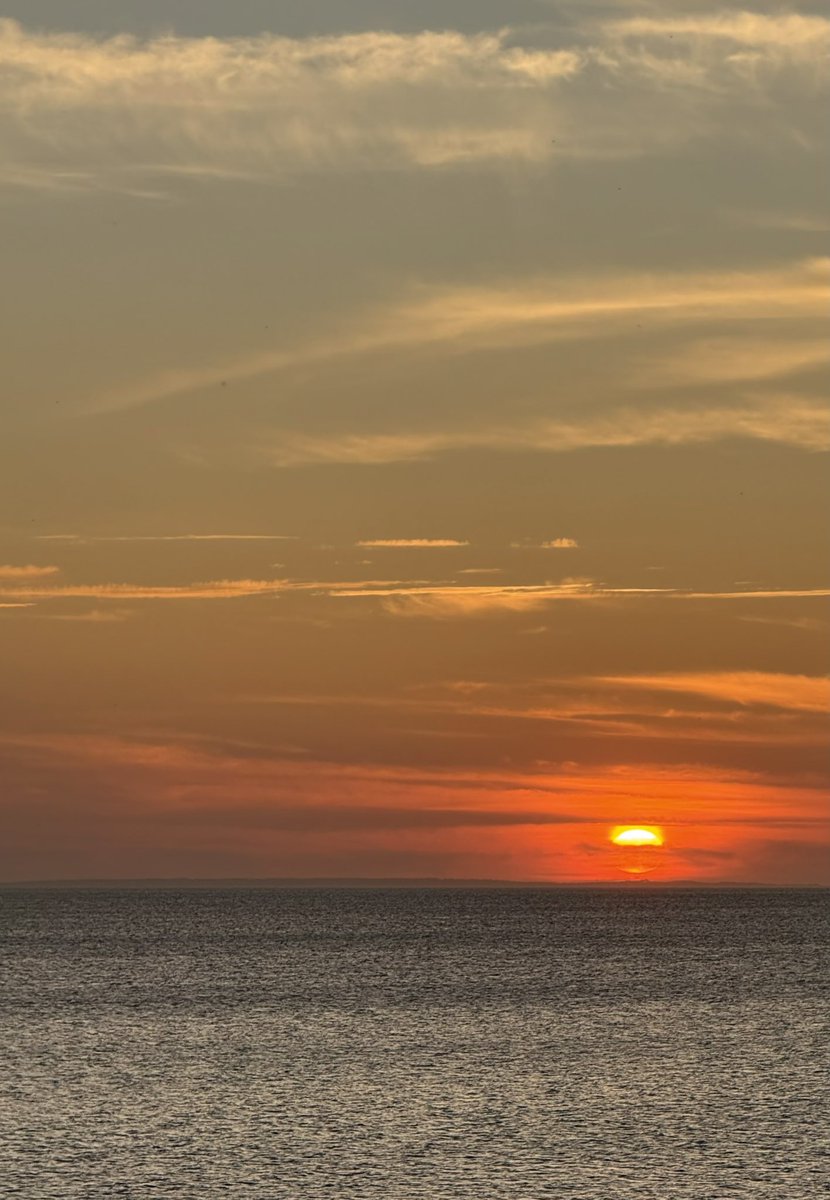 r_jon4's tweet image. #sunset #sky #clouds #puzzle 🌏🧩❤️🌻