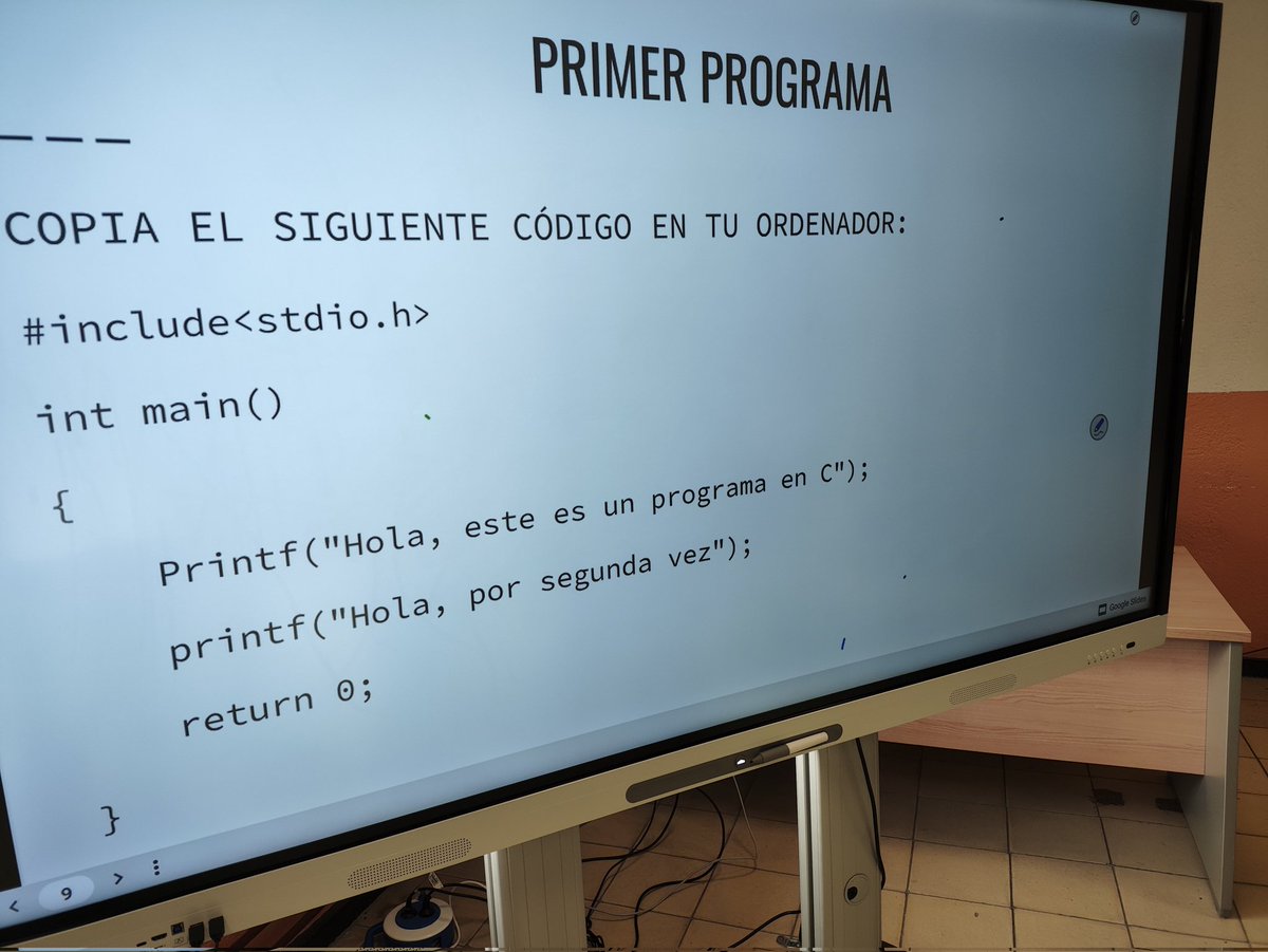 tecuribarri's tweet image. ¡Qué mejor modo de seguir celebrando la #EUCodeWeek con 2⁰ Bach TIC que "picando" código!
¡Comenzamos a programar en C! @CodeWeekEU