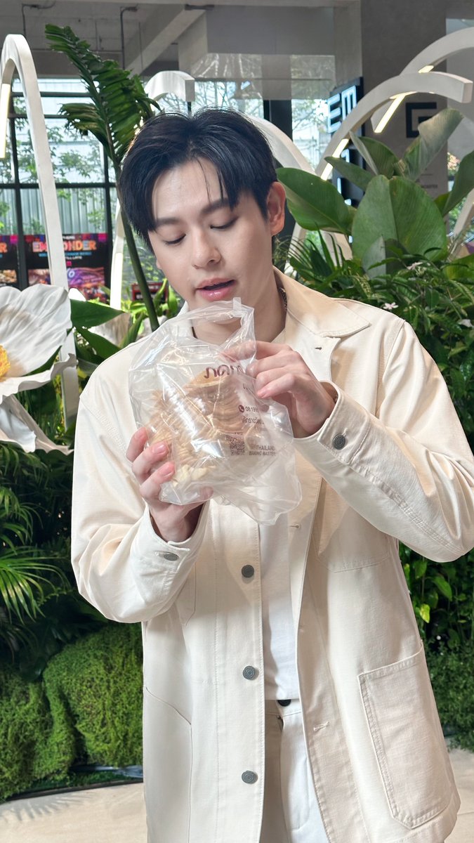 boisvip's tweet photo. ดีใจที่มาเจอ ได้มาหากันน้า 💛 #pluempurim https://t.co/nY4Sxwoemn