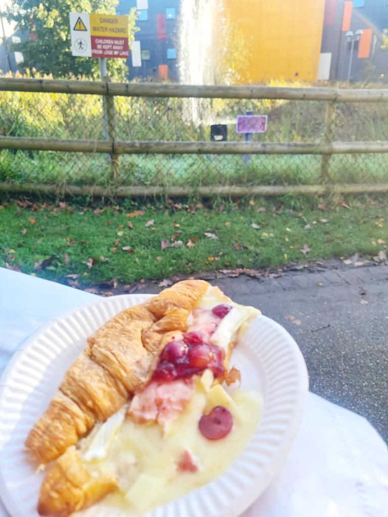 Nice little break between training enjoyed a lovely brie and grape croissant in my favourite place with the ducks. 
<a href="/CV_UHB/">Cardiff and Vale University Health Board</a>
#WellbeingWednesday
#MindfulLiving