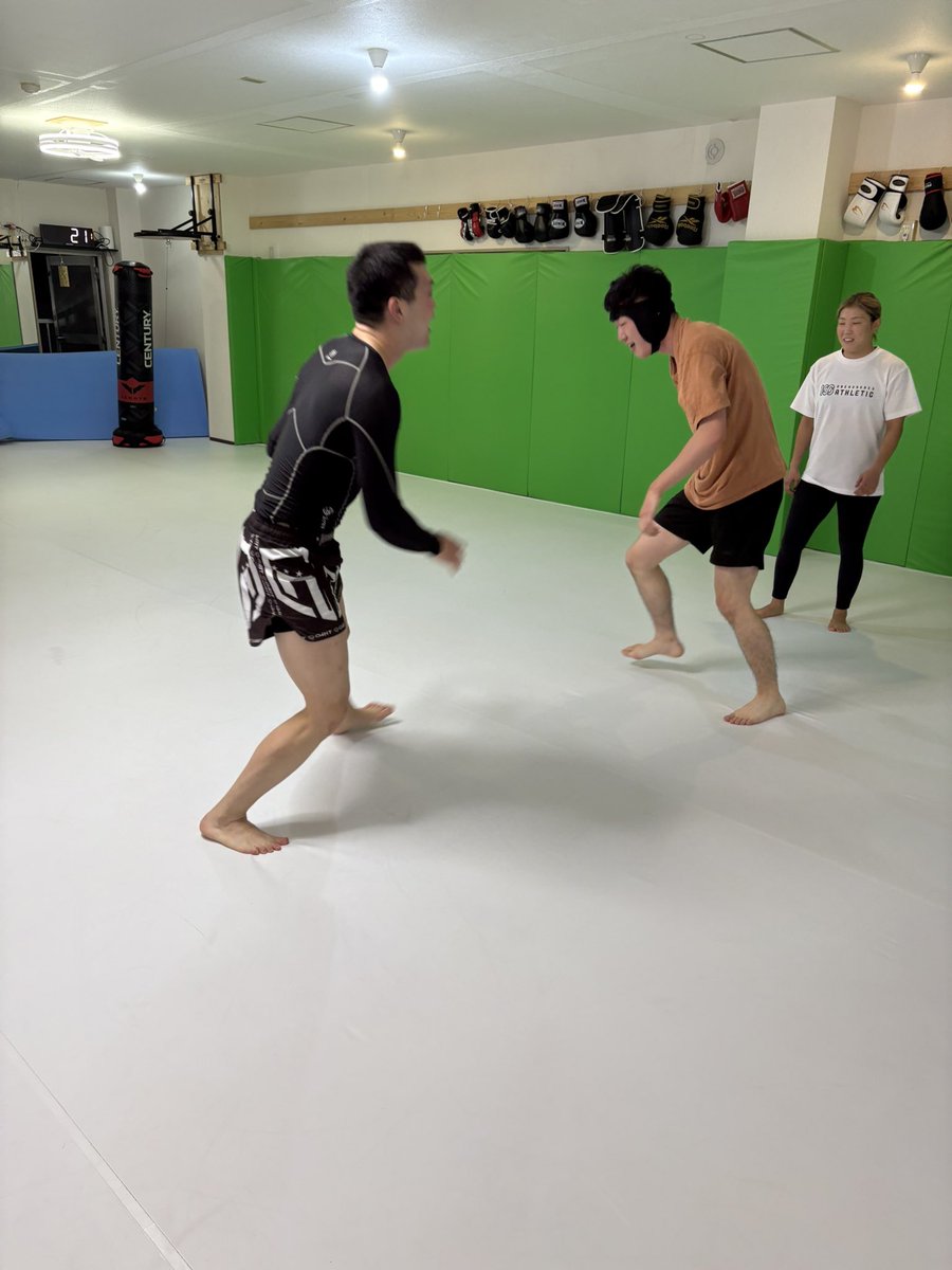 KKickboxingA's tweet photo. October 22 Beginner Grappling Class
Seminar on the triangle armbar by SARAMI.
#Backflip #Gymnastics
#HigashiKanagawa #Kickboxing #NishiKanagawa #higashihakuraku #Hakuraku
#InstructorWanted #MuayThai #Oguchi #Tomiyacho #Shinkoyasu #Tanmachi #MMA #Hoshinocho
#Wrestling https://t.co/DyC3XmLSkj