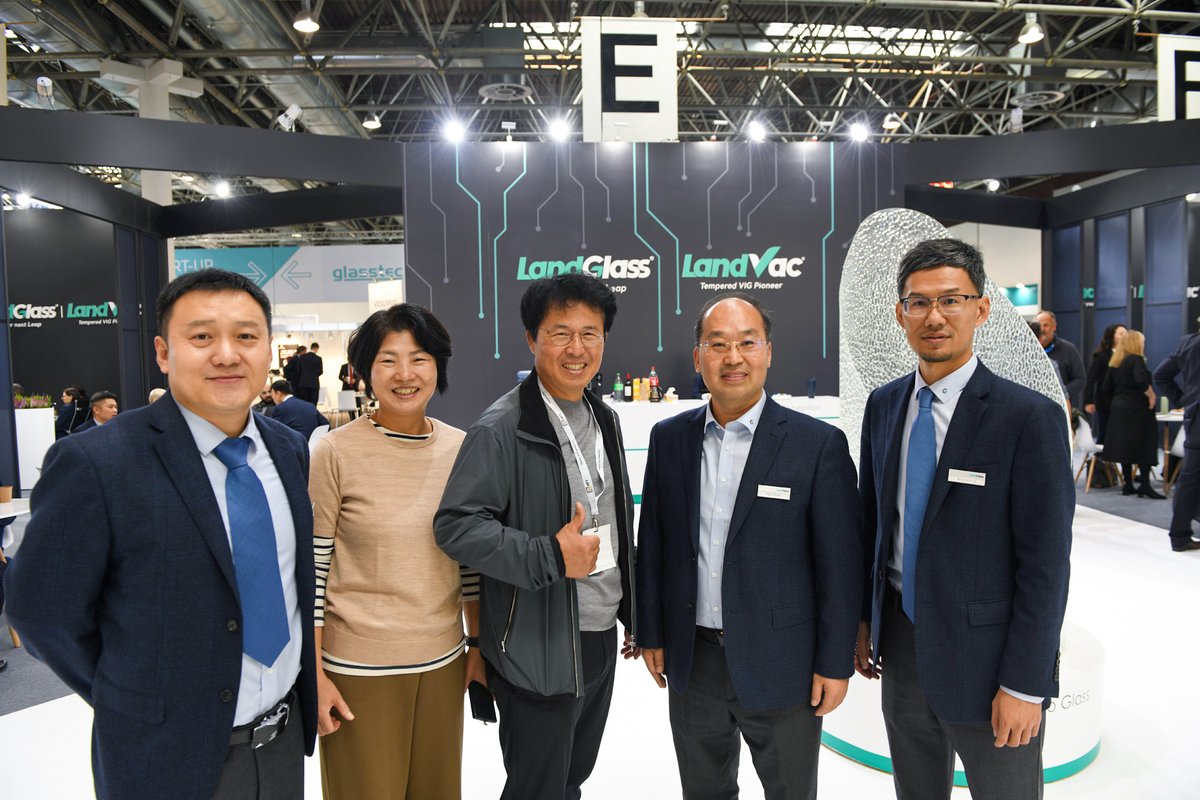 LandGlass's tweet photo. Recap of LandGlass at GlassTec Day One. Welcome to visit us at Booth D59, Hall 12 Today.
#landglass #glasstec #exhibition #germany #glasstemperingmachine #glasstemperingfurnace https://t.co/Amc3LvwQiE