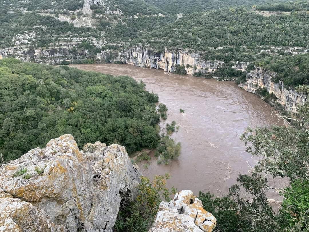 L'Ardèche en temps normal... et avec les dernières pluies.