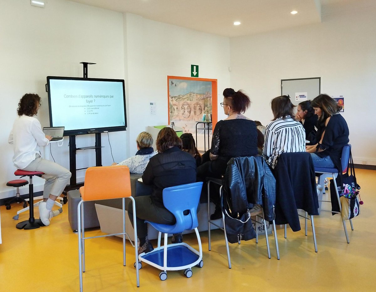 ChretienMyse's tweet image. 2eme journée de séminaire #ATSEM un travail autour du #sommeil à partir des travaux de S.Mazza @reseau_canope #réflexions #échanges #questions comment travailler PE/ATSEM/collectivités...et des ateliers, merci @OCCE52 et.merci @AggloChaumont