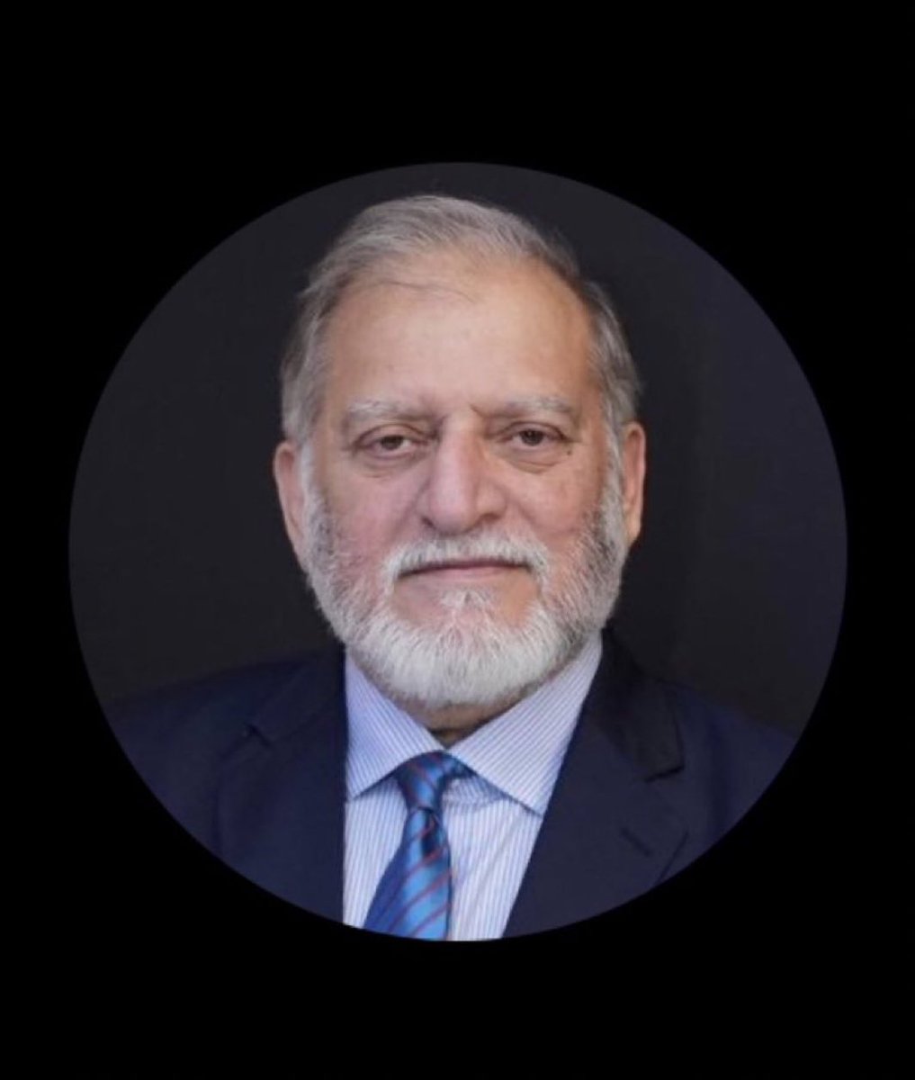 اوہ ظالمو اوریامقبول جان صاحب کو تو چھوڑ دو۔۔۔