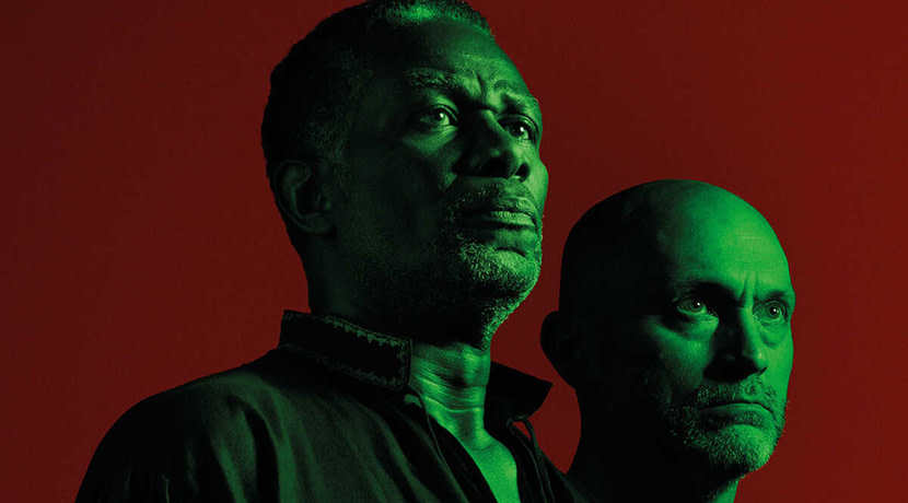 ⭐️⭐️⭐️⭐️ "words take centre stage in this innovative production..."

Othello shows at <a href="/TheRSC/">The RSC</a> until Saturday 23 November.

Read our full review here 👉 tinyurl.com/4cavkvuh