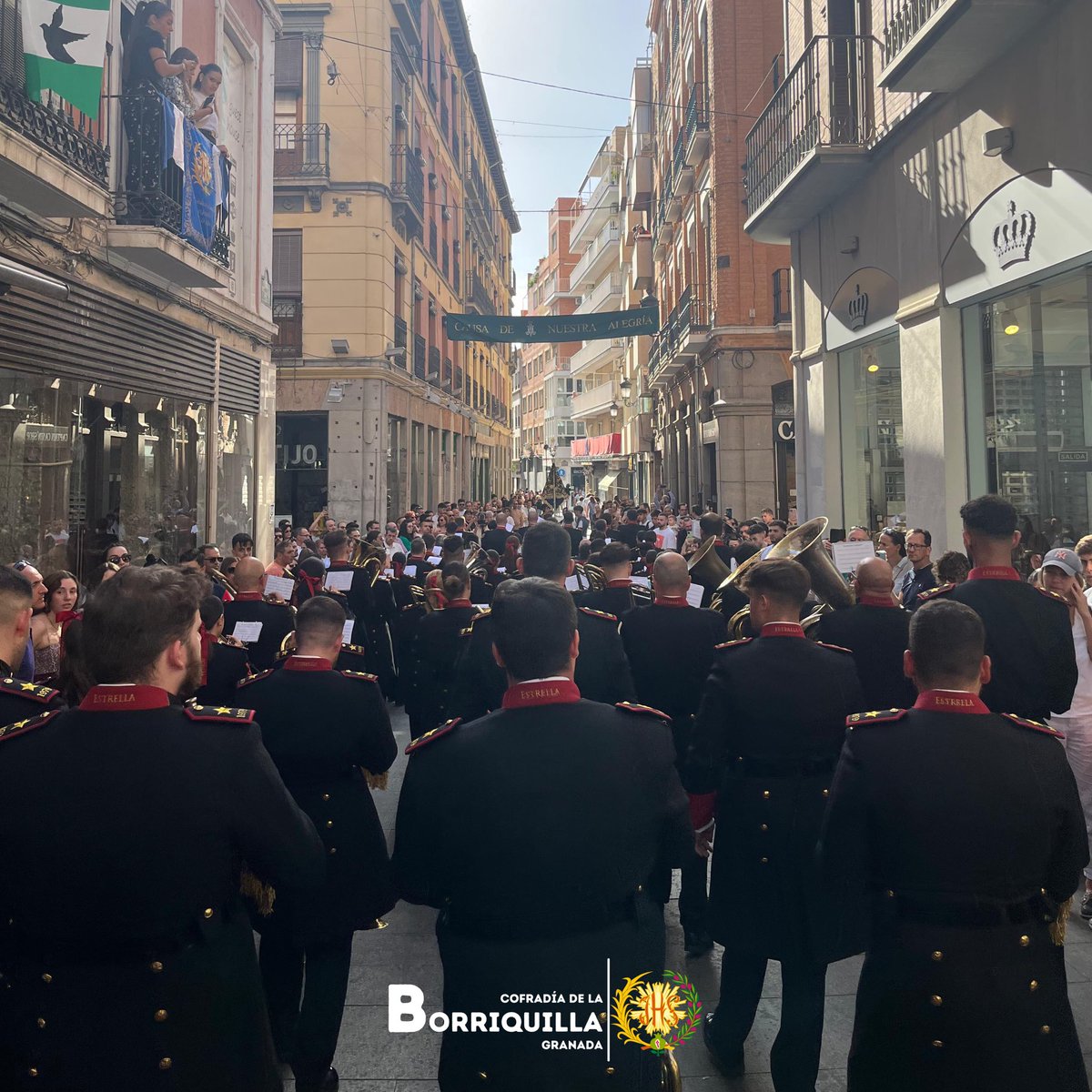 borriquillaypaz's tweet photo. 🕊️#Vaporti @BandadeArmilla @OlivaSalteras @AMEstrellaGR por acompañarnos musicalmente en cada acorde repartiendo Paz por Granada #LPaxGRX. No olvidaremos los momentos vividos junto a vosotros. https://t.co/uML0nXu7hv