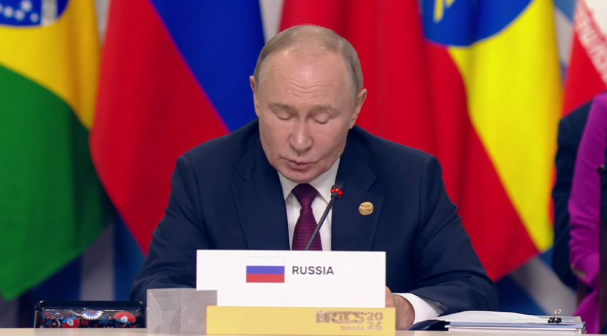 ActualidadRT's tweet photo. 🇷🇺Rusia propone abrir una bolsa de cereales de los BRICS para formar indicadores de precios justos para esta materia prima - Putin 

Los BRICS podrán crear mecanismos para resolver conflictos comerciales en el futuro

📌MÁS INFORMACIÓN https://t.co/Q8ZwqgcE8R https://t.co/vo0XsBPH1c