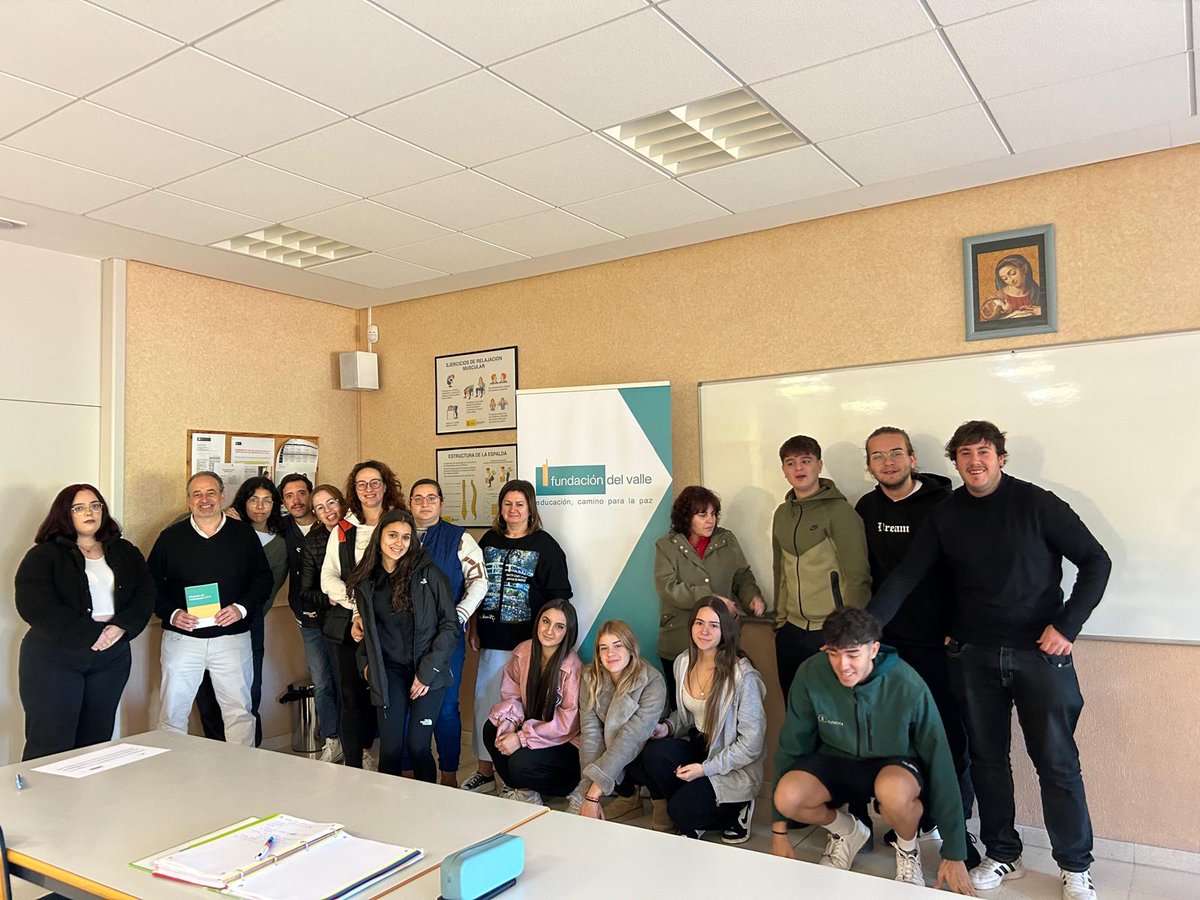 Efa Gamonal tweet media