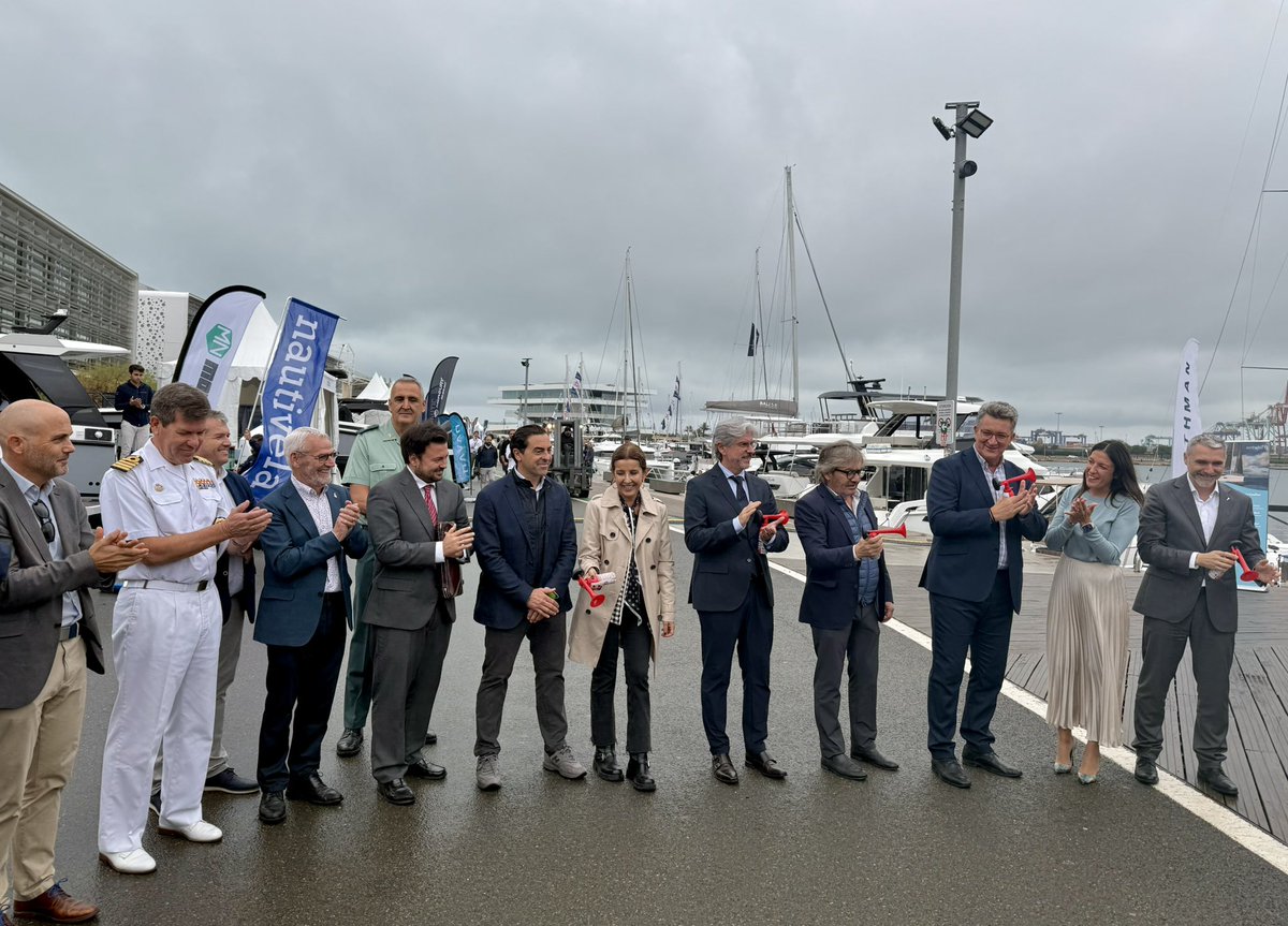 PanoramaSports_'s tweet photo. Inauguración #15ValenciaBoatShow

📢 Bocinazo de salida

🗓️ Del 23 al 27 de octubre

⛵️ Oferta de puertos deportivos y marinas del país, servicios especializados, propuestas de ocio y mucho más 

📍La Marina de Valencia https://t.co/EIDnYrN1OM