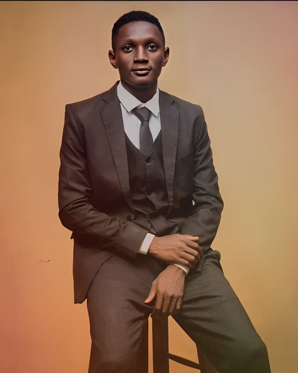 AdewaleSalman's tweet photo. In 2019, I made a pivotal decision that would forever shape my commitment to empowering the next generation. With my first salary of #7,000, I purchased some writing materials to share with pupils and students. This marked the inception of my advocacy for SDG4 – Quality Education https://t.co/uluDcCiktc