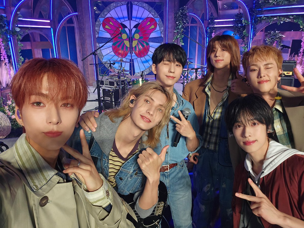 [ #Xtra_Scenes ]

벼처럼 익어가는 나비엔 라이브 실력 ✨

락스타 농사 대성공이네요 🧑‍🌾🎸

#XdinaryHeroes #엑스디너리히어로즈
#LIVE_and_FALL 
#Night_before_the_end
#WE_ARE_ALL_HEROES
#쇼챔피언 #SHOWCHAMPION