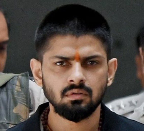 वो आतंक की किताब पढ़कर आतंकी बनते 

तुम भी भागवत गीता पढ़ो और विश्नोई बन जाओ