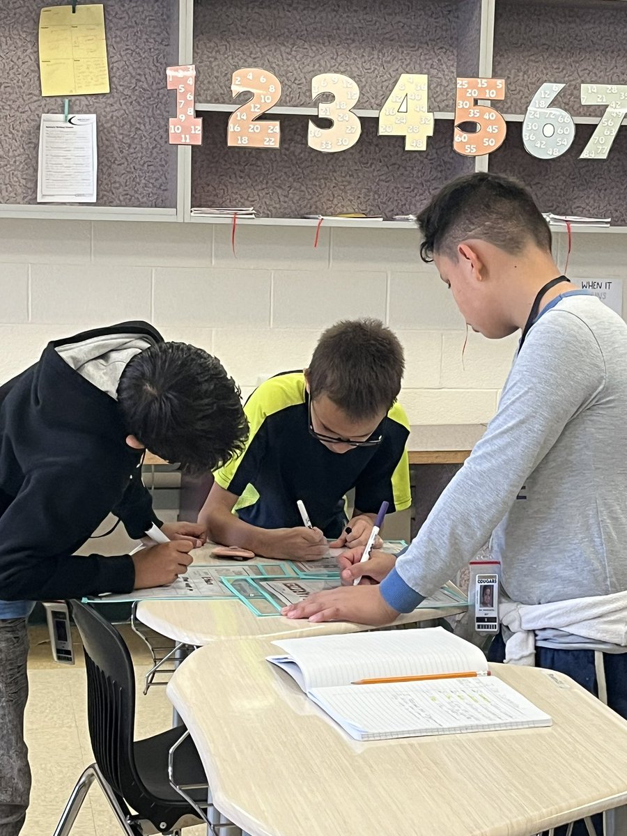 Ms. White’s class worked together today to summarize their reading using graphic organizers! Love seeing students collaborate and organize their thoughts effectively. #Lex2Proud #CollaborationInAction #StudentSuccess