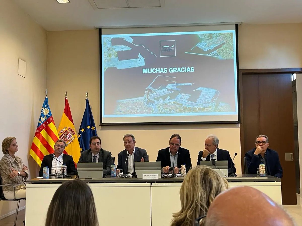 El Puerto de Valencia defiende nuestro ferrocarril
El viernes participamos representantes de la Agrupación Pueblos con el Tren en la Jornada en el Puerto de Valencia para debatir “La Infraestructura ferro-portuaria como catalizador de la economía en la provincia de Cuenca”...